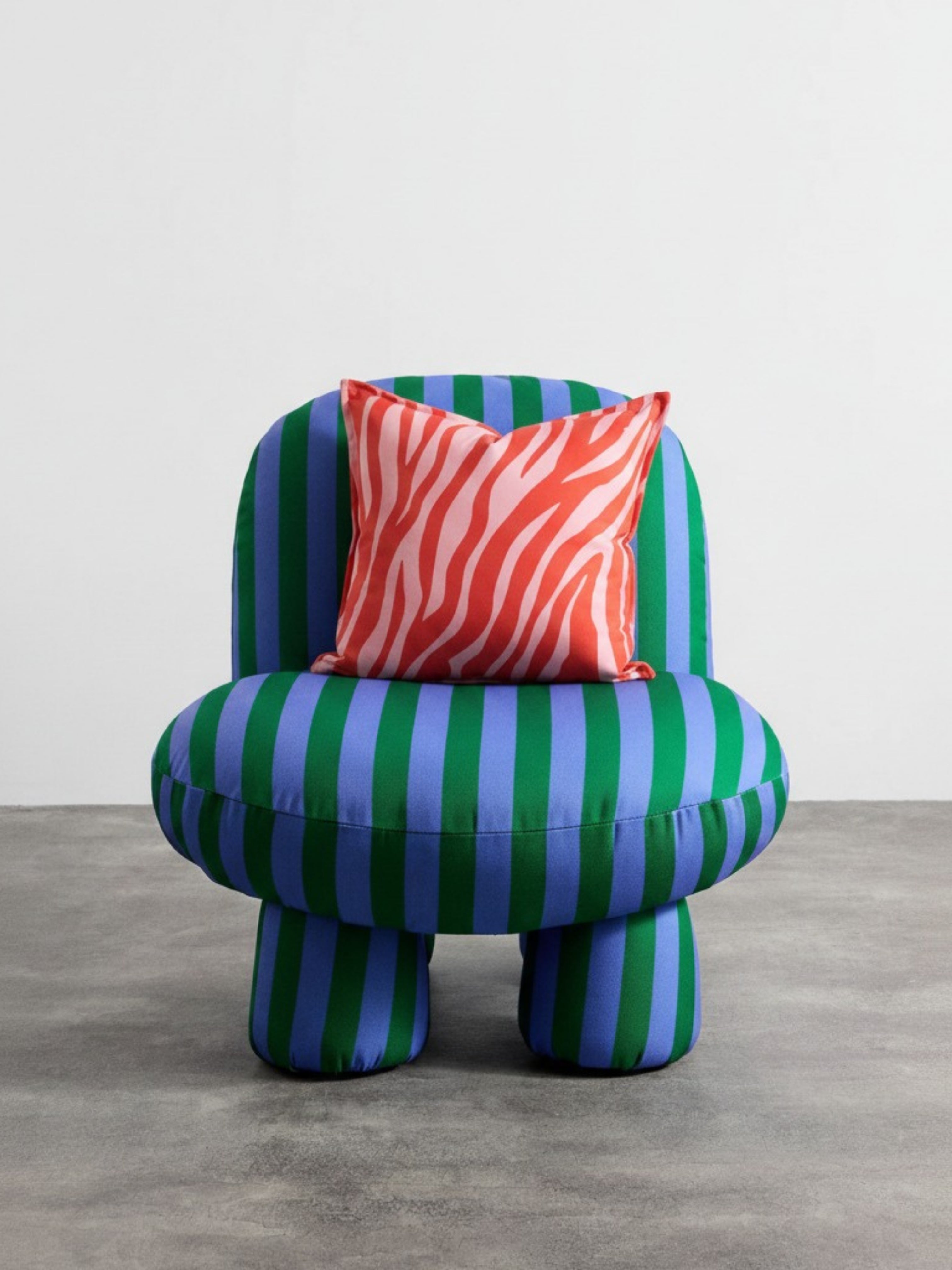 Zebra Desenli Kırmızı Pembe Süet Kırlent Kılıfı