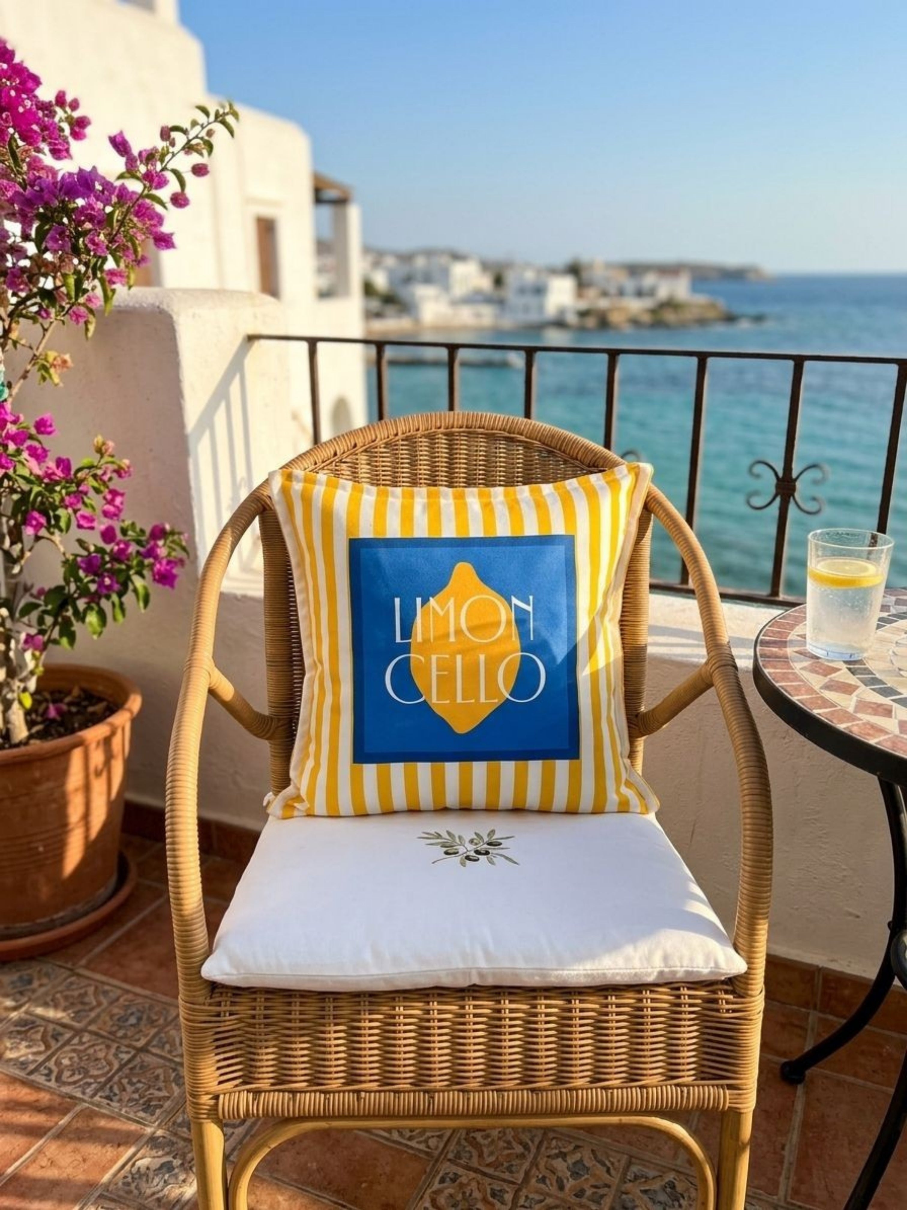 Limon Cello Desenli Çift Taraflı Çizgili Süet Kırlent Kılıfı - 43x43 cm
