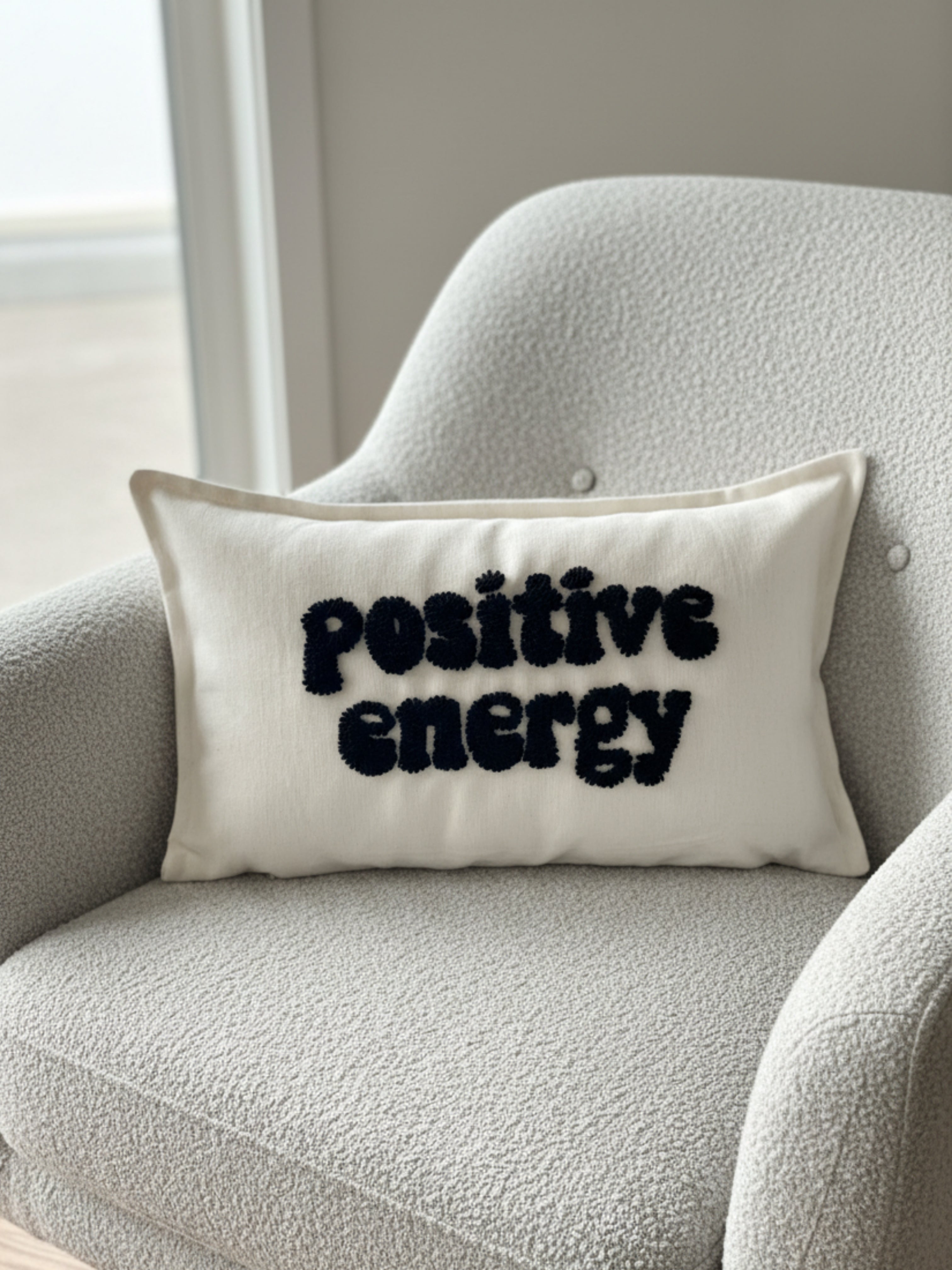 Positive Energy Punch İşlemeli Kırlent Kılıfı - 30x50 cm
