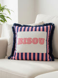 Bisou Yazılı Lacivert Saçaklı Çift Taraflı Süet Kırlent Kılıfı - 43x43 cm