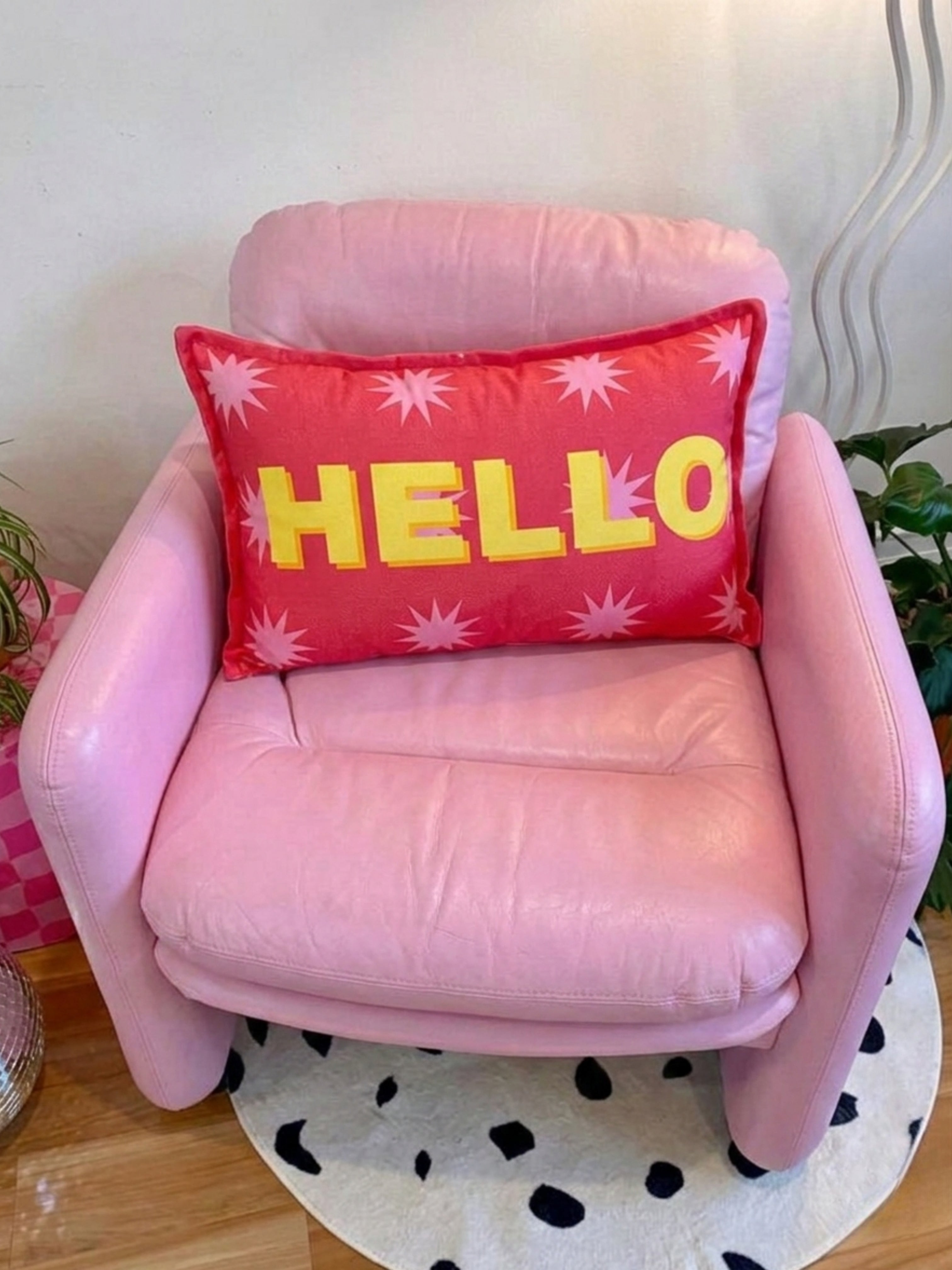 Hello Yazılı Çift Taraflı Süet Fuşya Kırlent Kılıfı - 30x50 cm