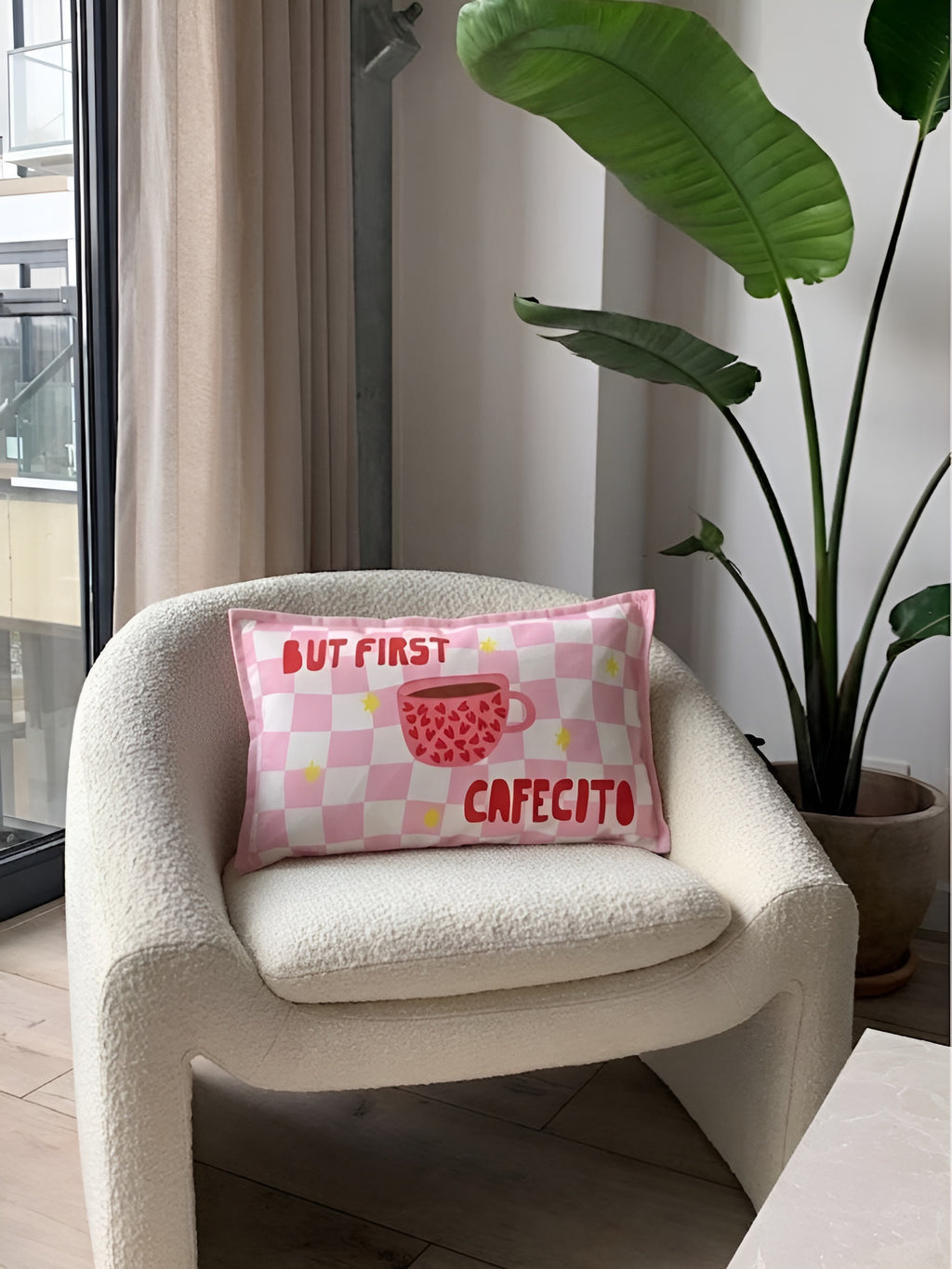 But First Cafecito Yazılı Pembe Damalı Süet Kırlent Kılıfı - 30x50 cm