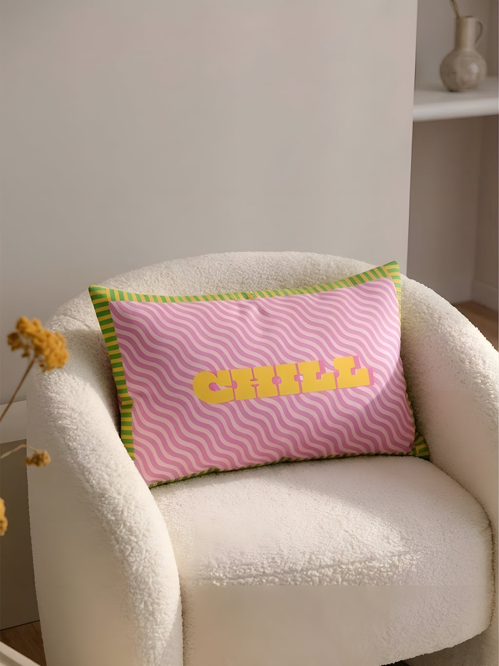 Chill Yazılı Çift Taraflı Dekoratif Süet Kırlent Kılıfı