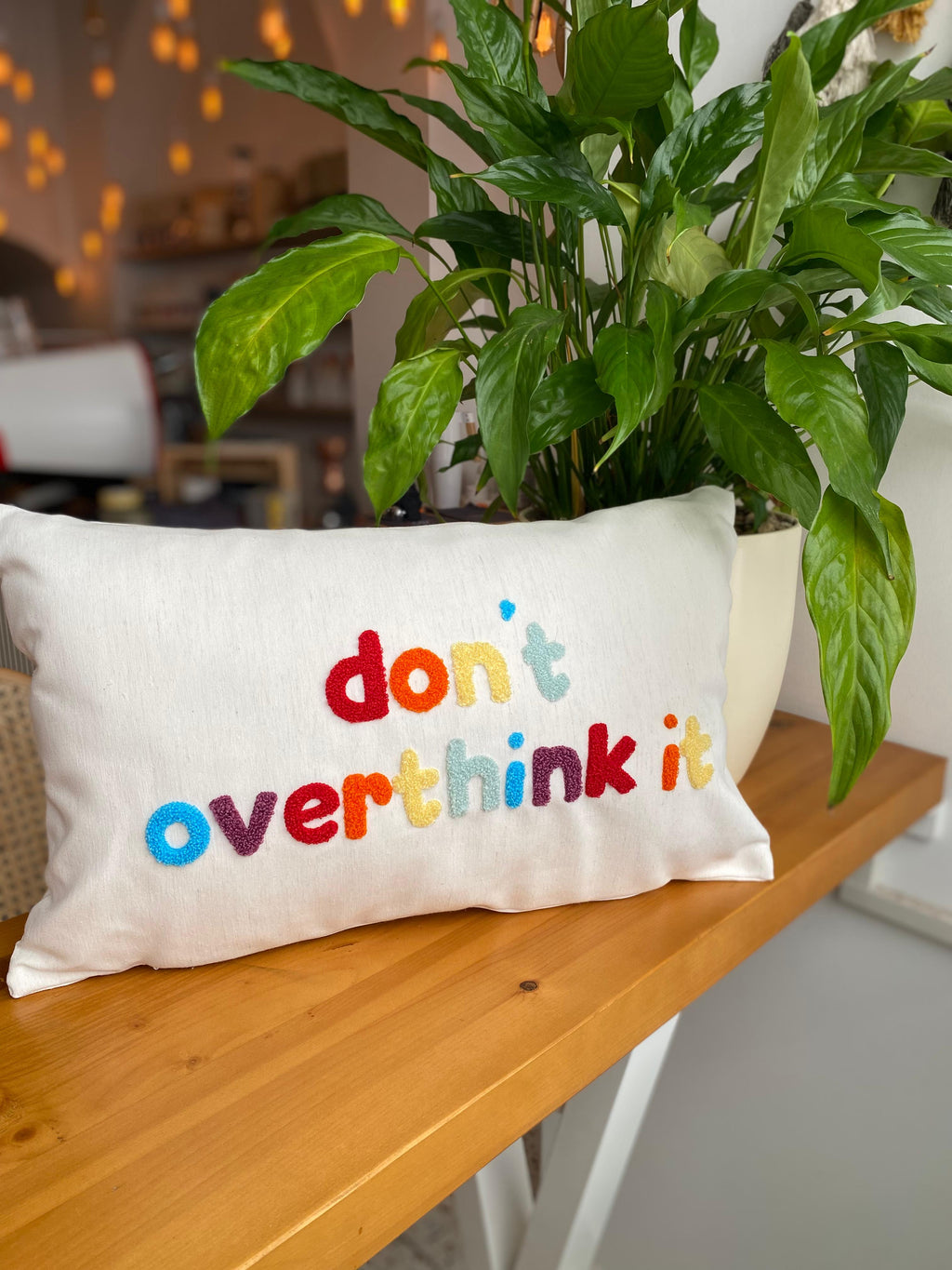Dont Overthink It Punch Işlemeli Kırlent Kılıfı