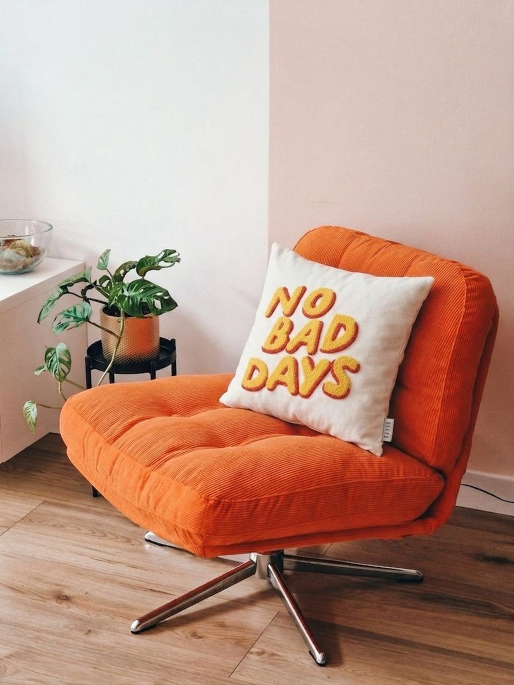 No Bad Days Punch Işlemeli Kırlent Kılıfı - 43x43 cm