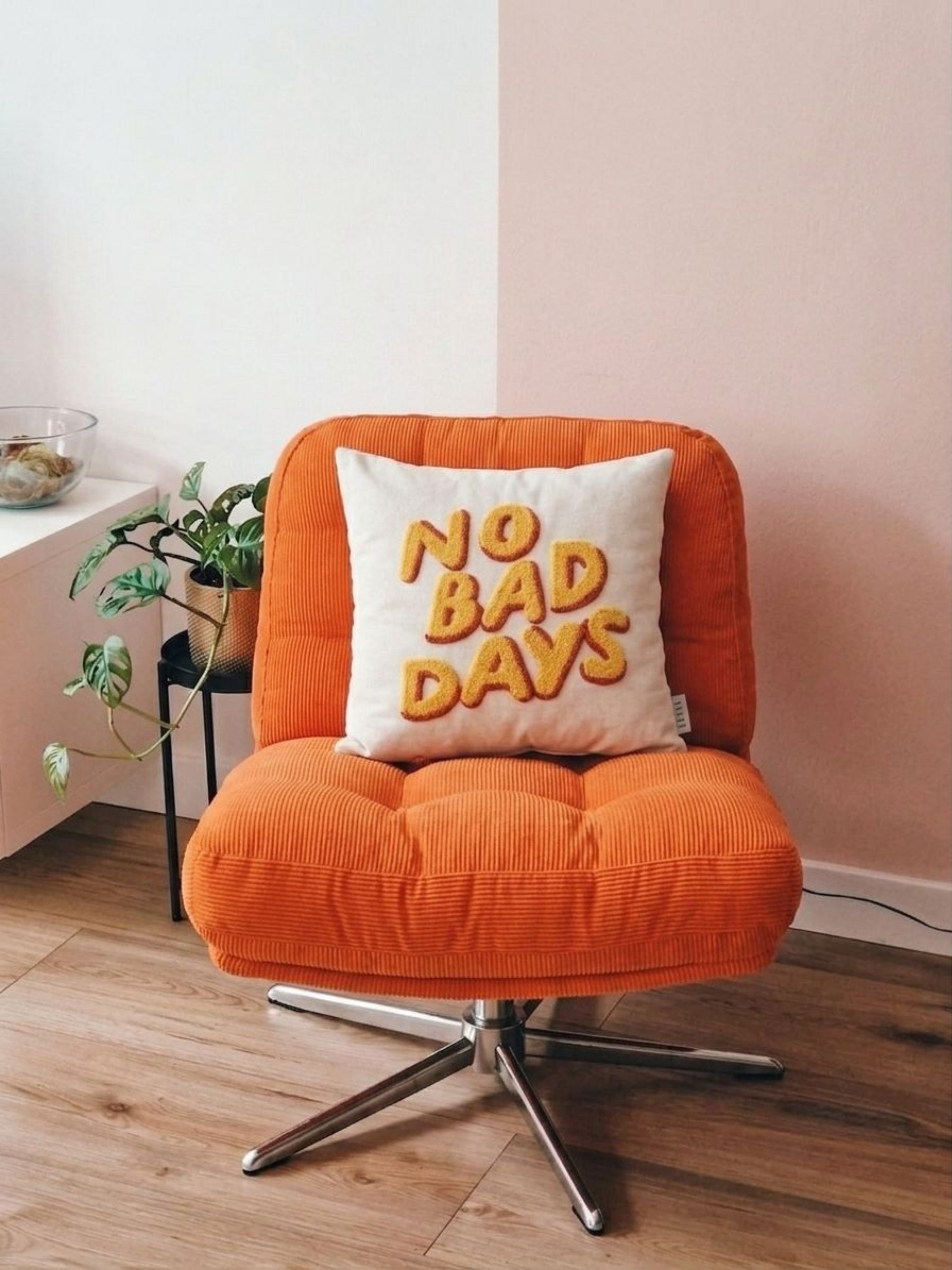No Bad Days Punch Işlemeli Kırlent Kılıfı - 43x43 cm